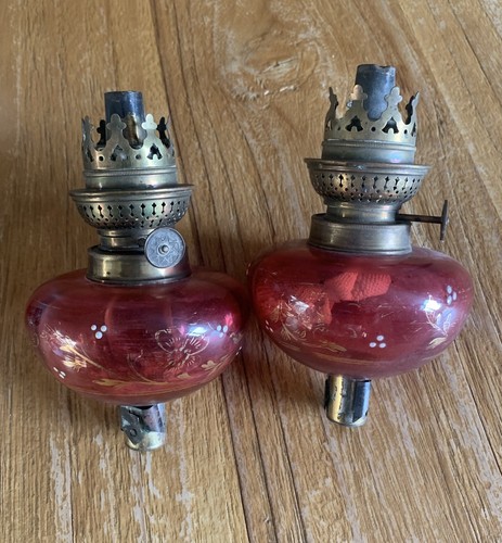 Paire lampes petrole de - de, a